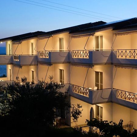 Lappas Rooms โรเวียส ภายนอก รูปภาพ