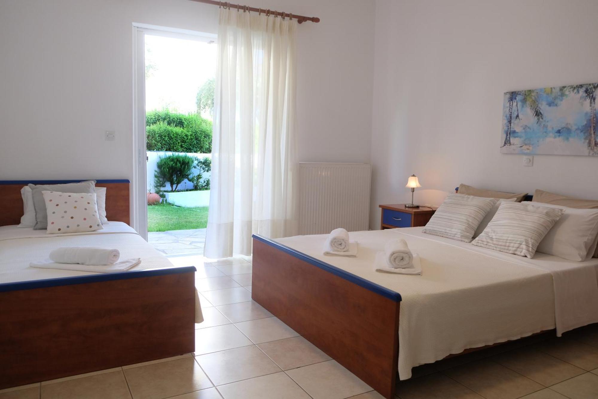Lappas Rooms โรเวียส ภายนอก รูปภาพ