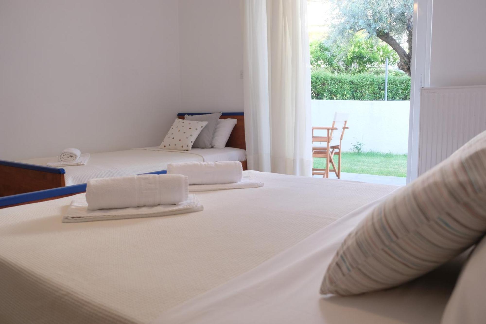 Lappas Rooms โรเวียส ภายนอก รูปภาพ