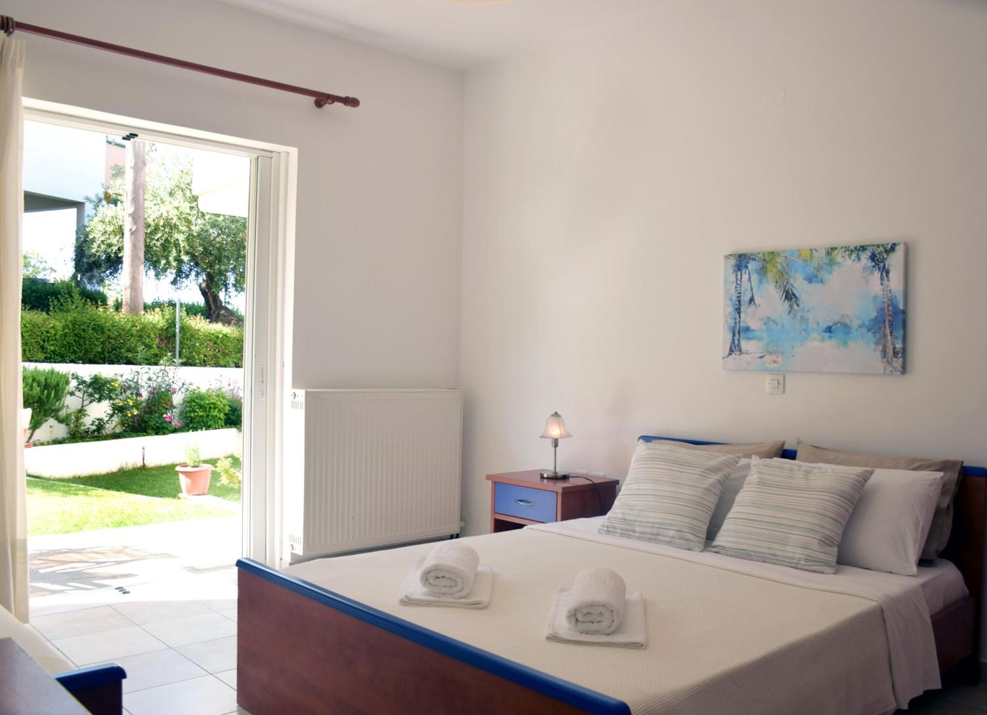 Lappas Rooms โรเวียส ภายนอก รูปภาพ