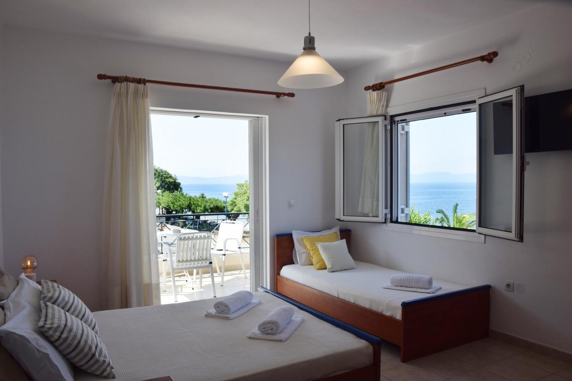 Lappas Rooms โรเวียส ภายนอก รูปภาพ