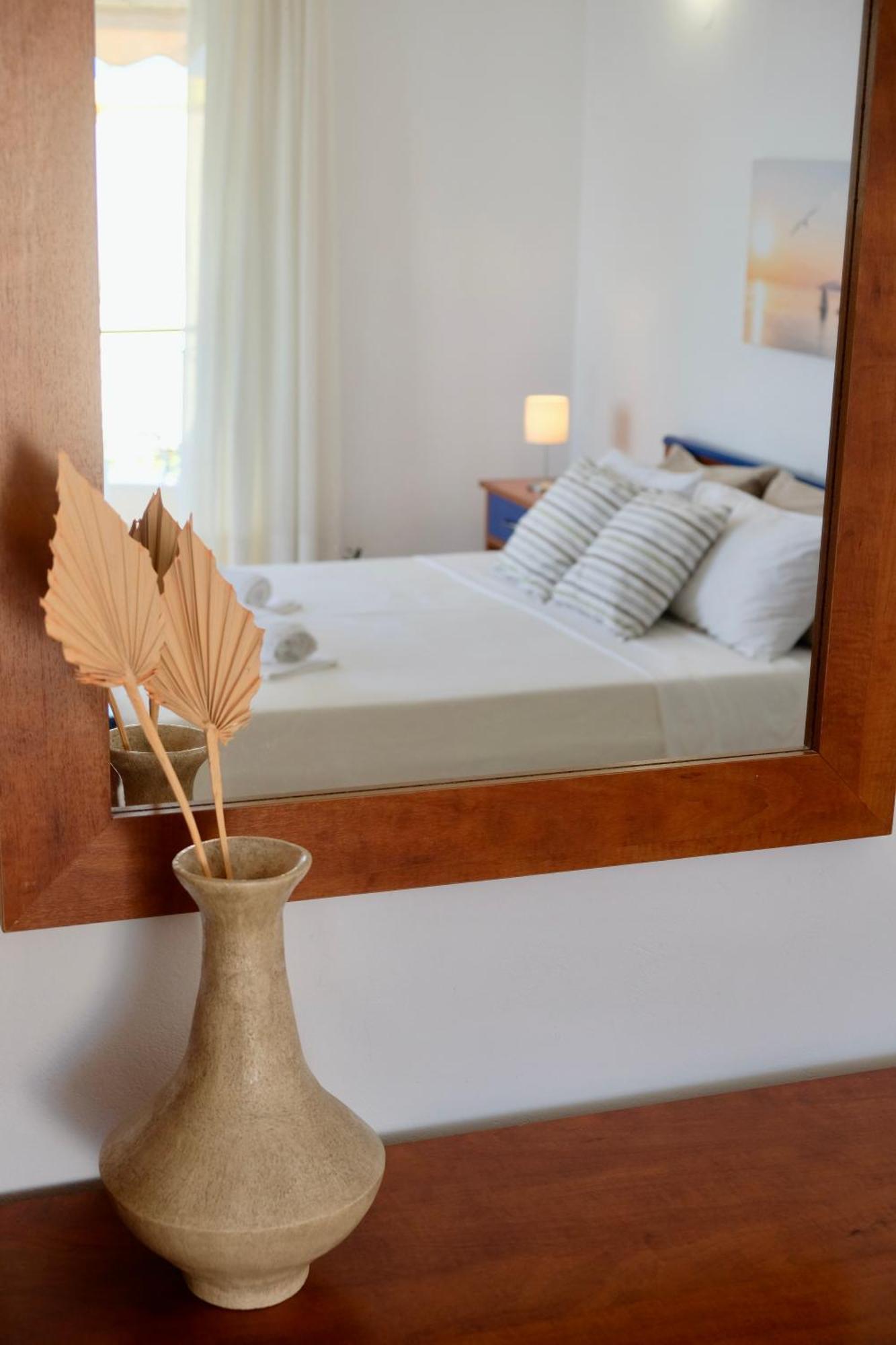 Lappas Rooms โรเวียส ภายนอก รูปภาพ