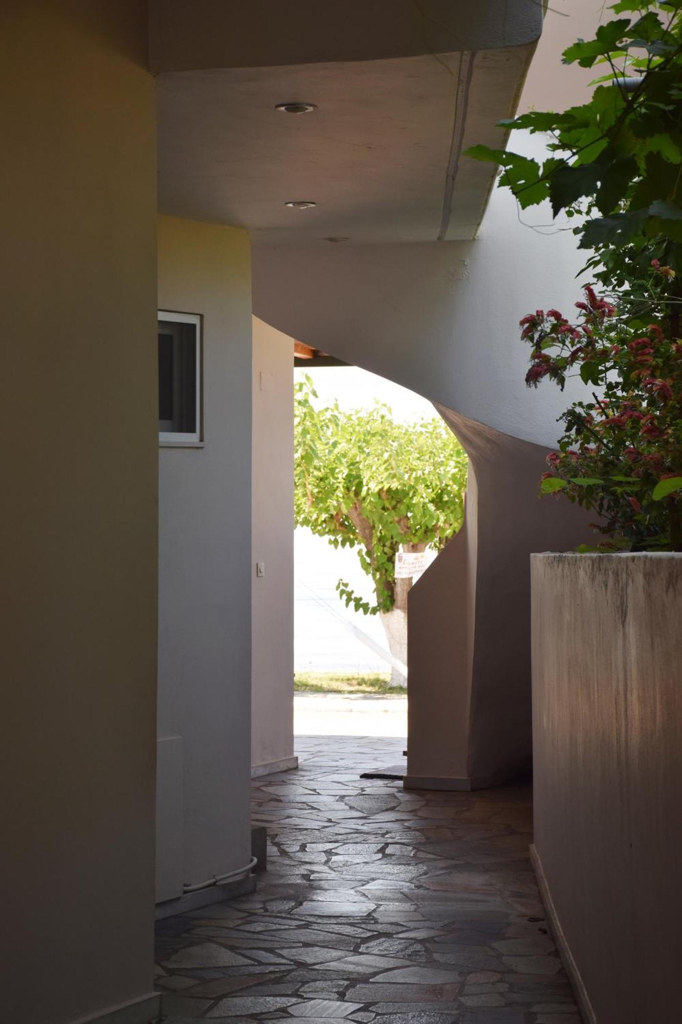 Lappas Rooms โรเวียส ภายนอก รูปภาพ