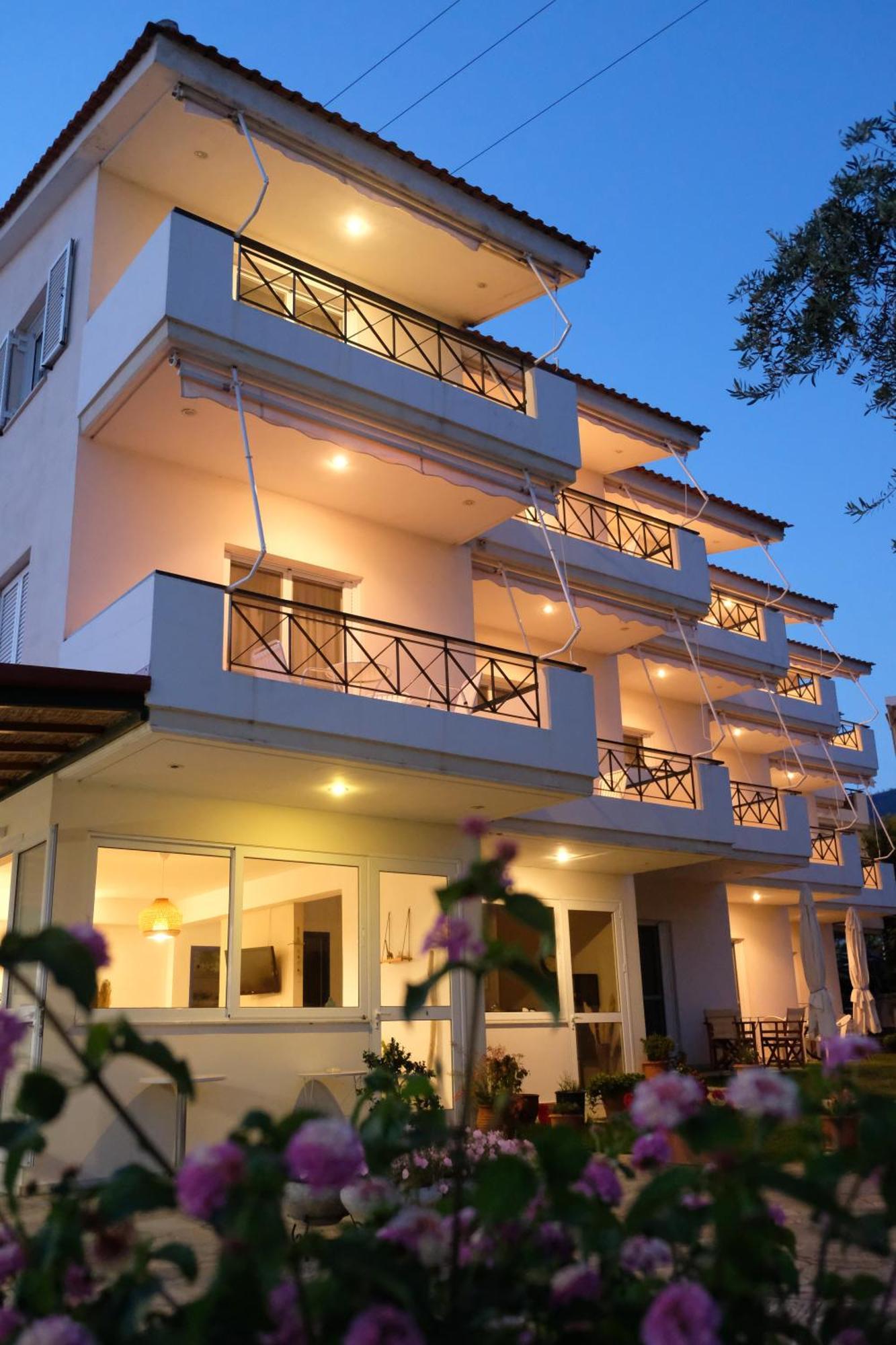 Lappas Rooms โรเวียส ภายนอก รูปภาพ